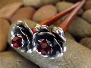 Rosa Metallica Hairsticks